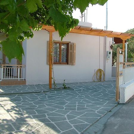 George'S Apartment Agia Marina  Rom bilde